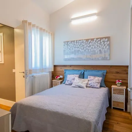 Oltrarno Lily Suite-3